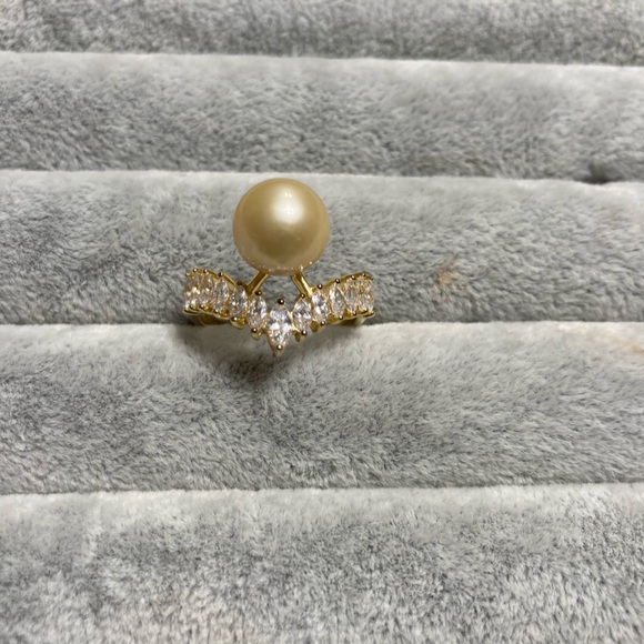 Golden Pearl With Diamond Ring - Picture 1 of 4